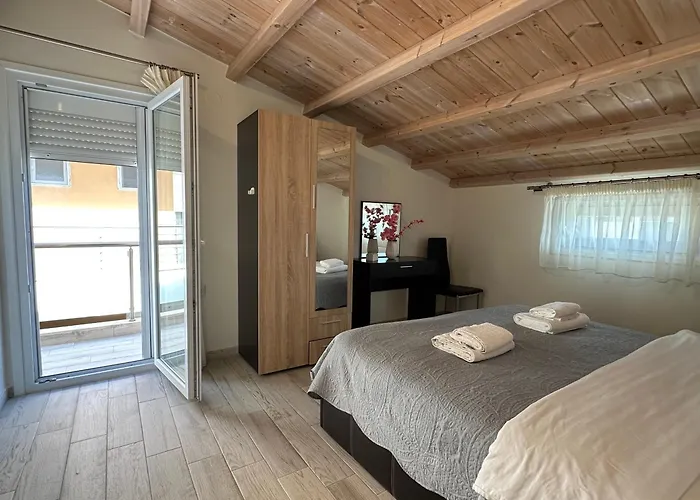 Estia House 1-2