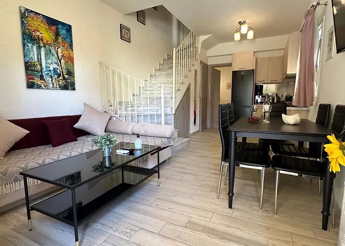 Estia House 1-2 בית נופש