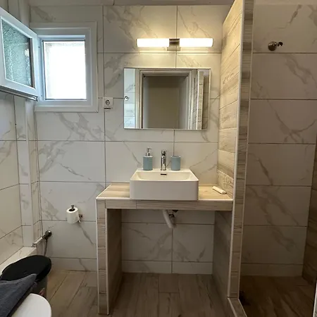 Estia House 1-2 بيت للعطل نيكيتي