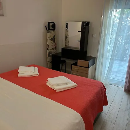 بيت للعطل Estia House 1-2 نيكيتي